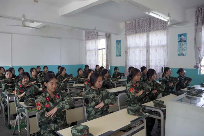 青少年励志教育培训学校学员课余