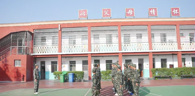 青少年矫正学校学员于下午锻炼期间