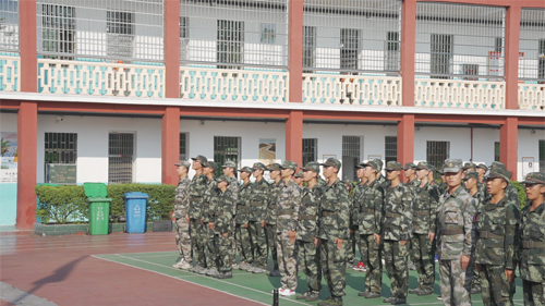 青少年励志教育一周一次的会操比赛在这个周末如(图2)