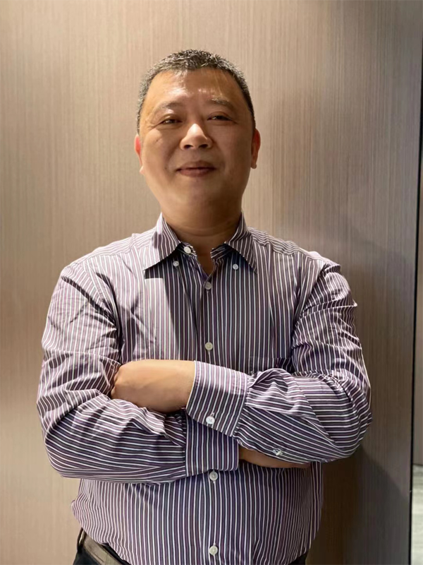 黄董事长：黄治国